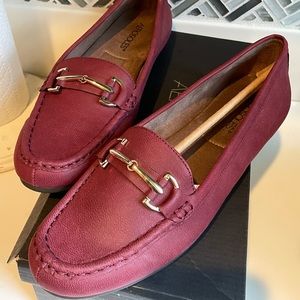 Aerosoles womens day drive loafer shoes in Wine